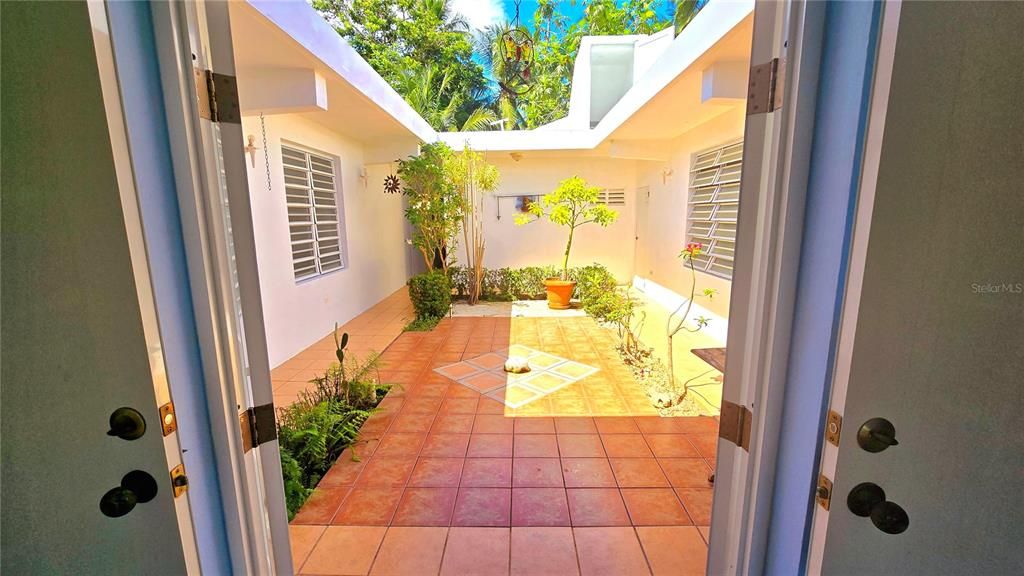 待售: $387,000 (4 贝兹, 4 浴室, 2474 平方英尺)