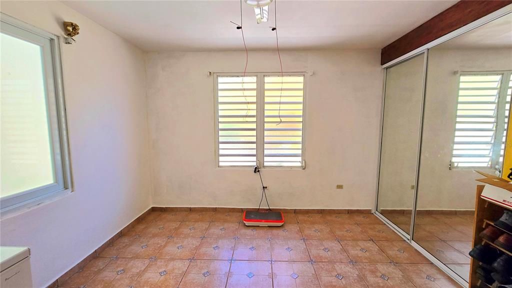 待售: $387,000 (4 贝兹, 4 浴室, 2474 平方英尺)