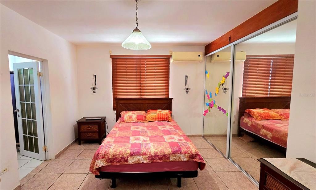 待售: $387,000 (4 贝兹, 4 浴室, 2474 平方英尺)