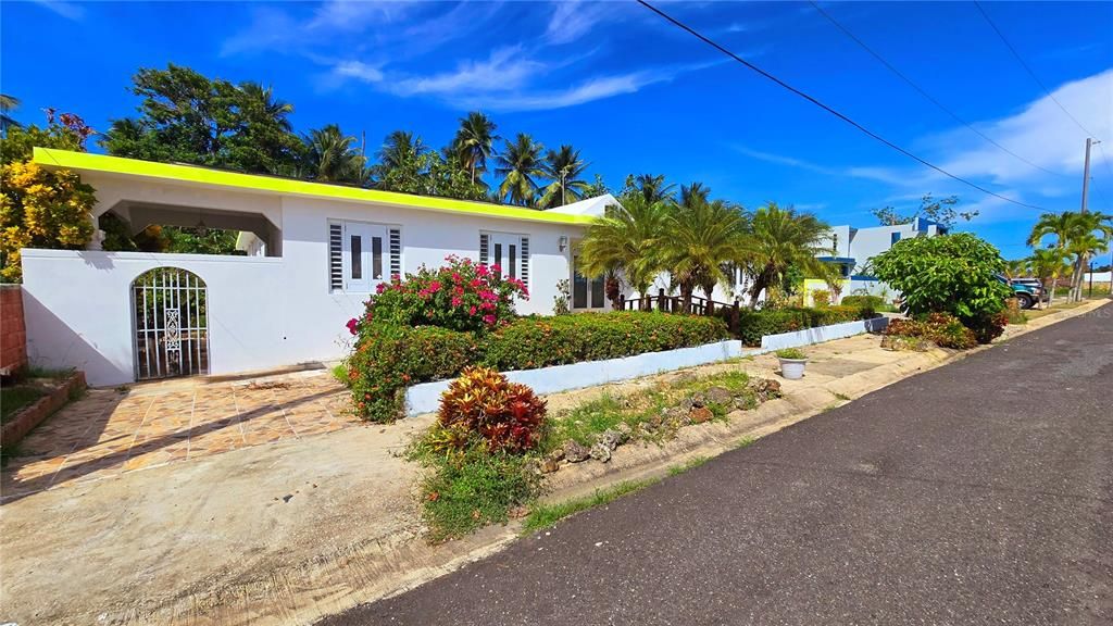 待售: $387,000 (4 贝兹, 4 浴室, 2474 平方英尺)