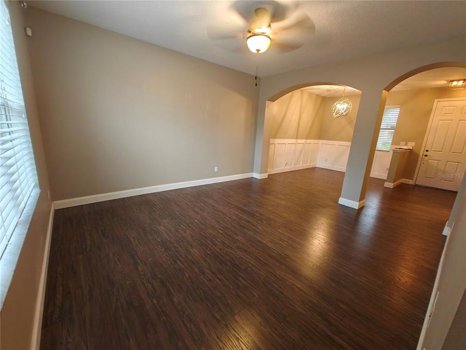 For Rent: $1,999 (3 beds, 2 baths, 1450 Square Feet)
