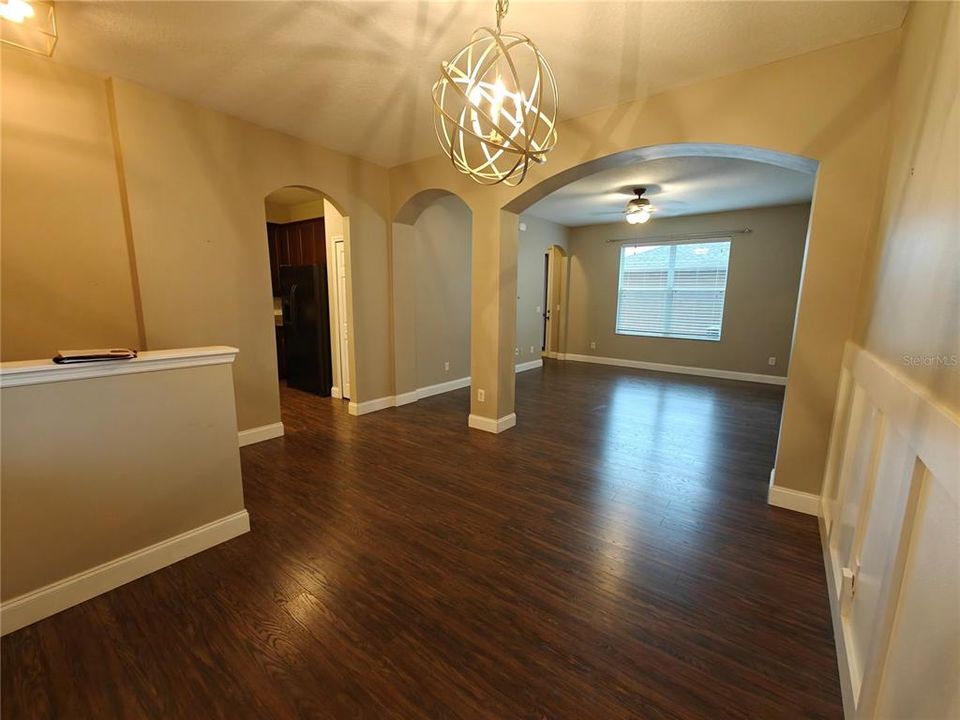 For Rent: $1,999 (3 beds, 2 baths, 1450 Square Feet)