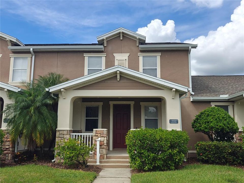 For Rent: $1,999 (3 beds, 2 baths, 1450 Square Feet)