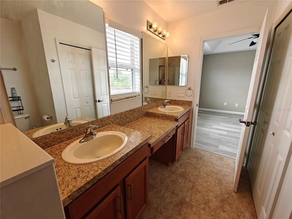 For Rent: $1,999 (3 beds, 2 baths, 1450 Square Feet)