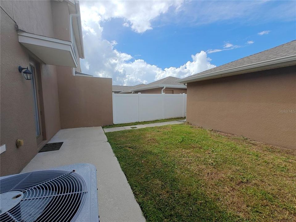 For Rent: $1,999 (3 beds, 2 baths, 1450 Square Feet)