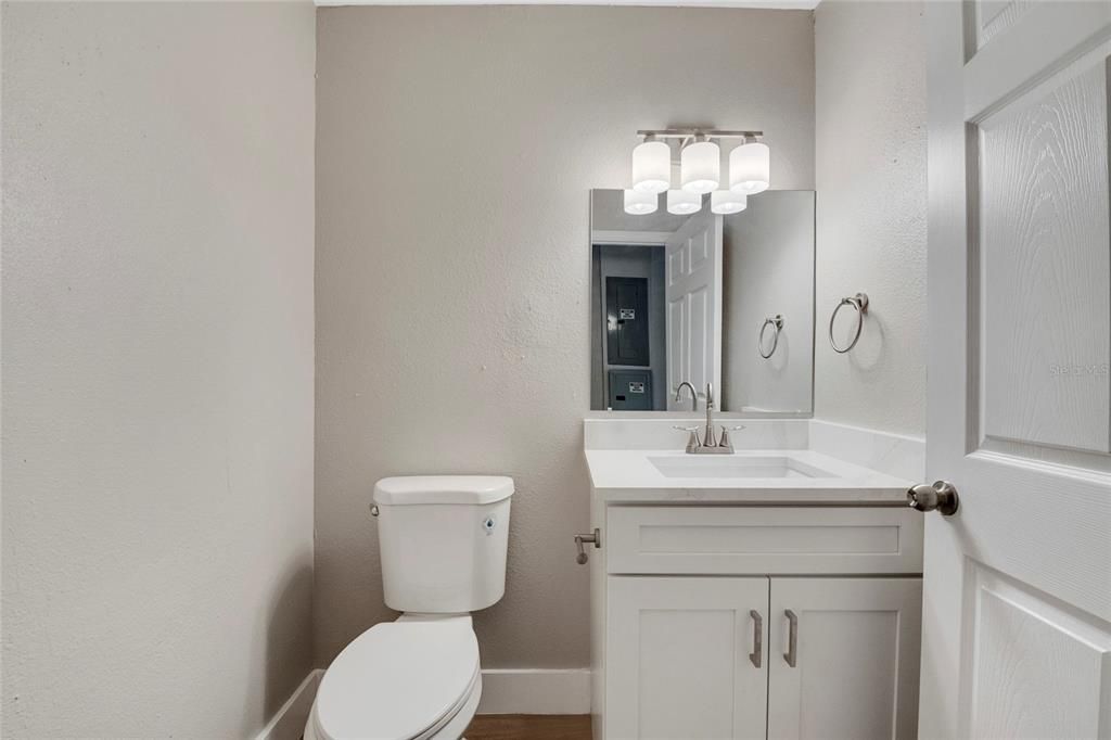 На продажу: $177,500 (3 спален, 1 ванн, 1348 Квадратных фут)