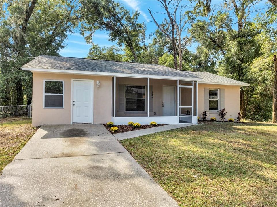 На продажу: $177,500 (3 спален, 1 ванн, 1348 Квадратных фут)