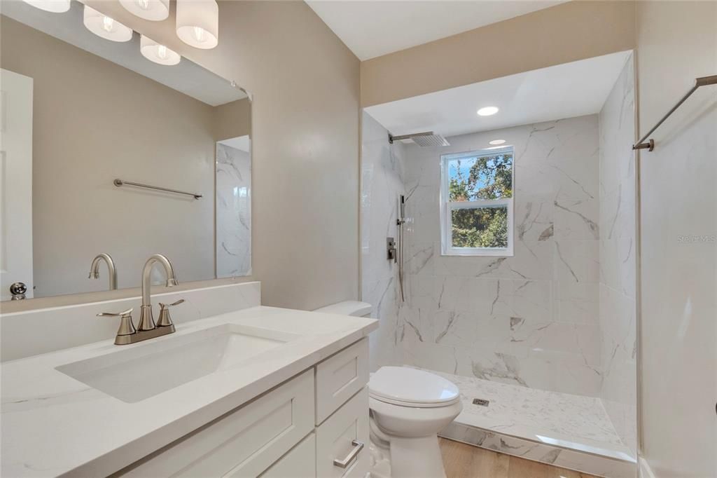 На продажу: $177,500 (3 спален, 1 ванн, 1348 Квадратных фут)