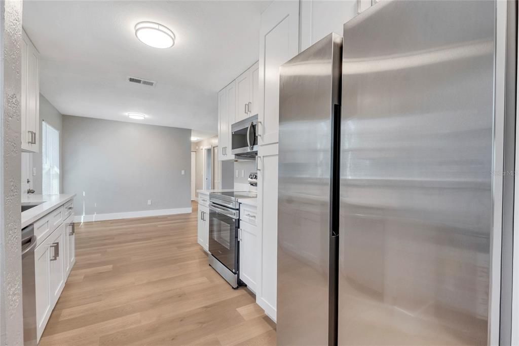 На продажу: $177,500 (3 спален, 1 ванн, 1348 Квадратных фут)