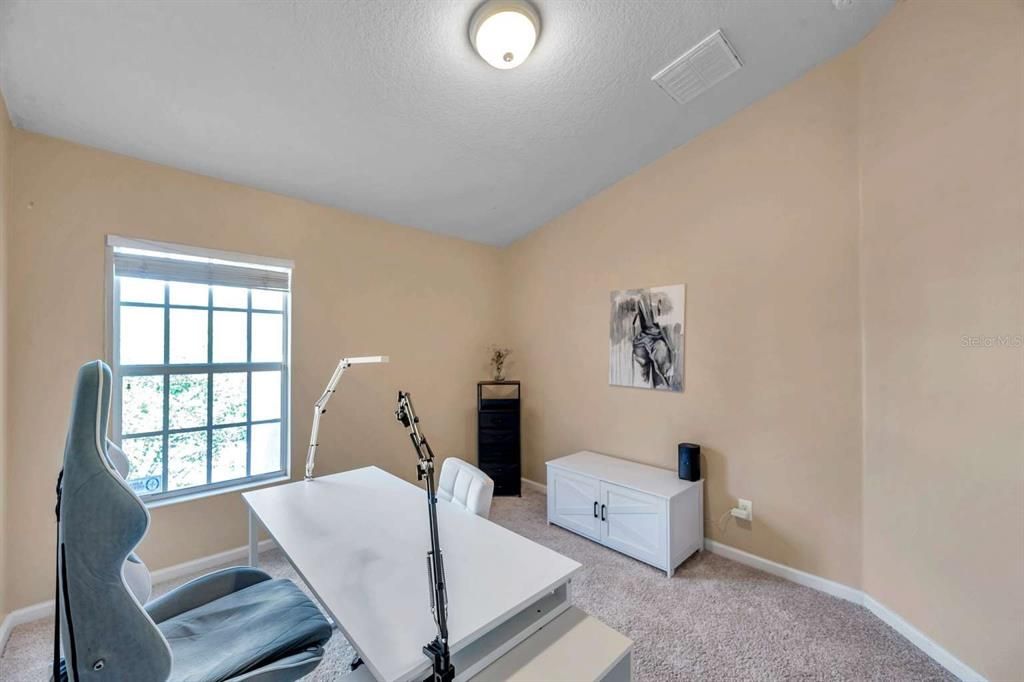 Под контрактом: $312,000 (3 спален, 2 ванн, 1622 Квадратных фут)