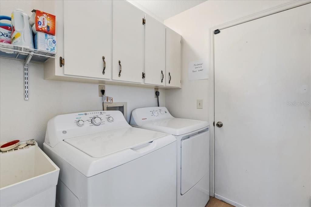 Active With Contract: $399,900 (3 beds, 2 baths, 1778 Square Feet)