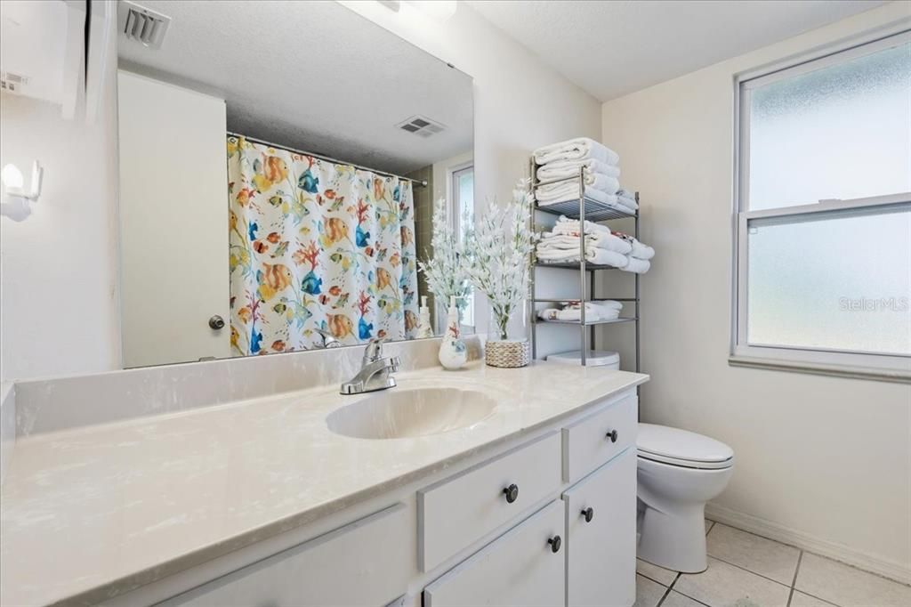 Active With Contract: $399,900 (3 beds, 2 baths, 1778 Square Feet)