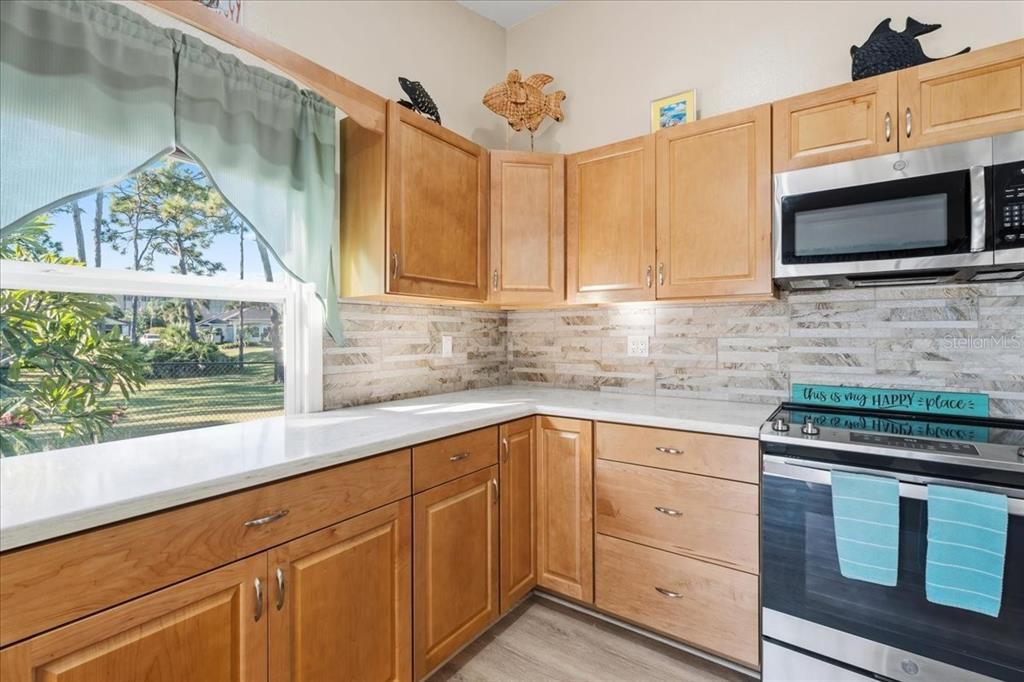 Active With Contract: $399,900 (3 beds, 2 baths, 1778 Square Feet)