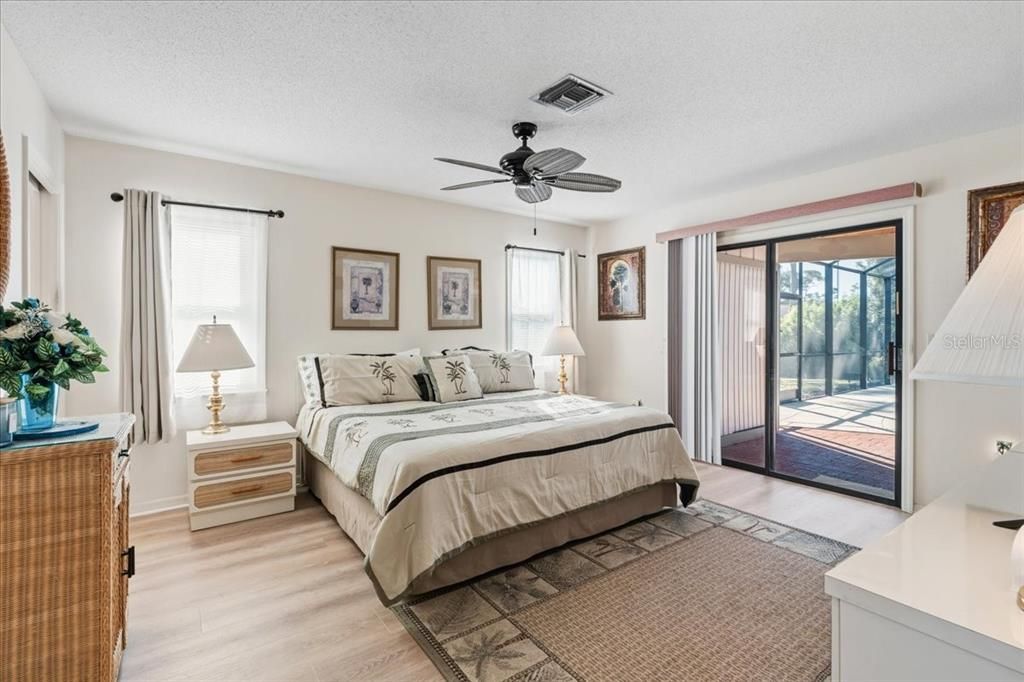 Active With Contract: $399,900 (3 beds, 2 baths, 1778 Square Feet)