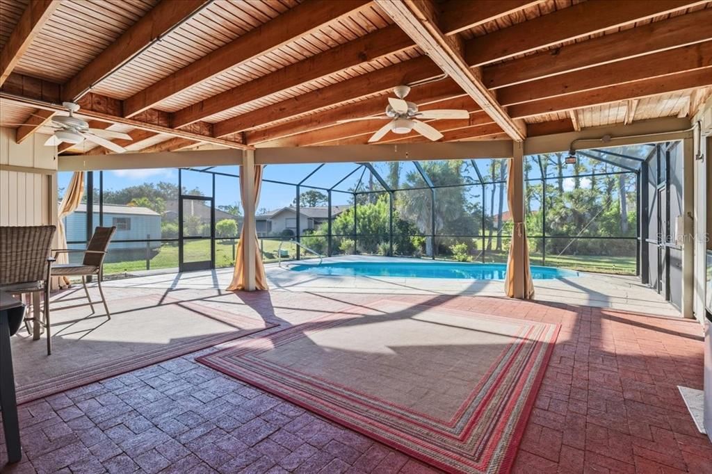 Active With Contract: $399,900 (3 beds, 2 baths, 1778 Square Feet)