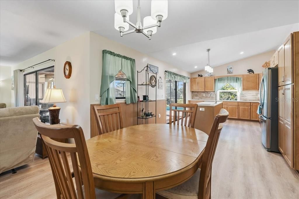 Active With Contract: $399,900 (3 beds, 2 baths, 1778 Square Feet)