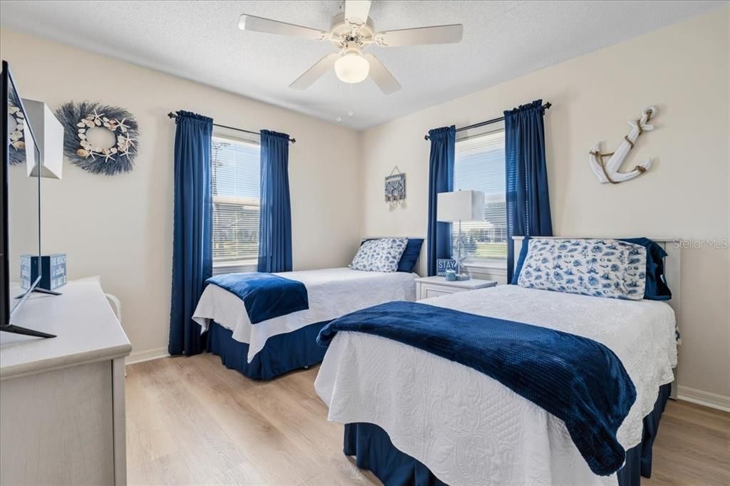 Active With Contract: $399,900 (3 beds, 2 baths, 1778 Square Feet)