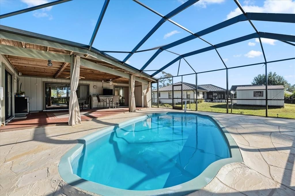 Active With Contract: $399,900 (3 beds, 2 baths, 1778 Square Feet)