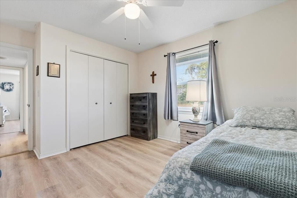 Active With Contract: $399,900 (3 beds, 2 baths, 1778 Square Feet)