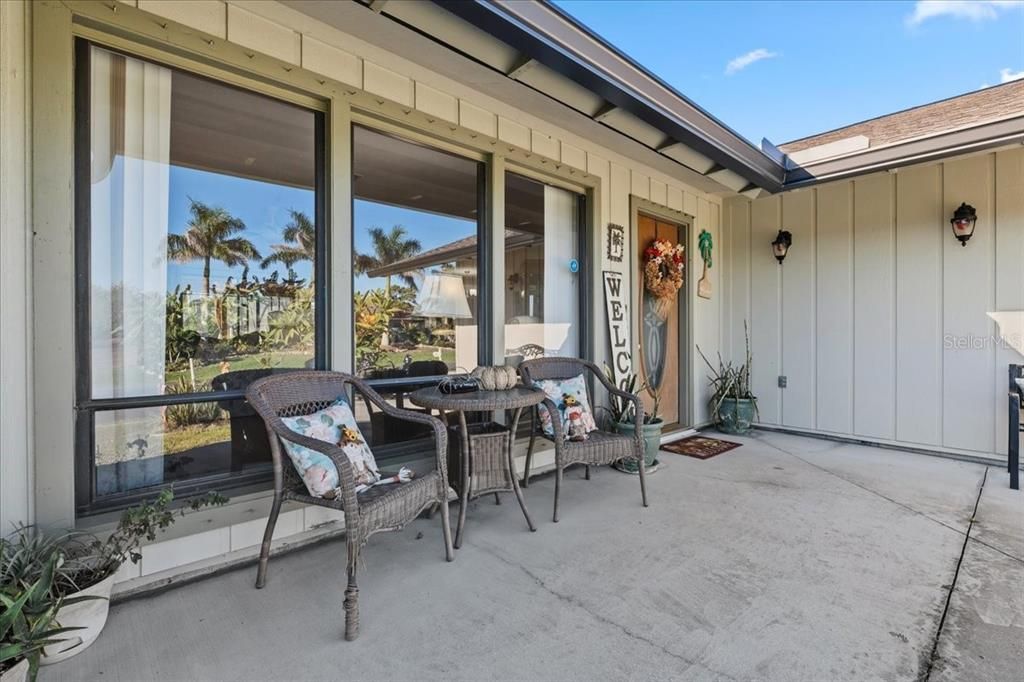 Active With Contract: $399,900 (3 beds, 2 baths, 1778 Square Feet)