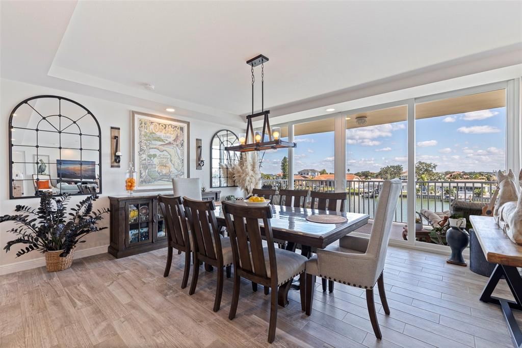 For Sale: $1,075,000 (3 beds, 3 baths, 1960 Square Feet)