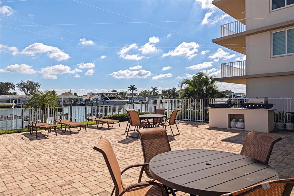 For Sale: $1,075,000 (3 beds, 3 baths, 1960 Square Feet)