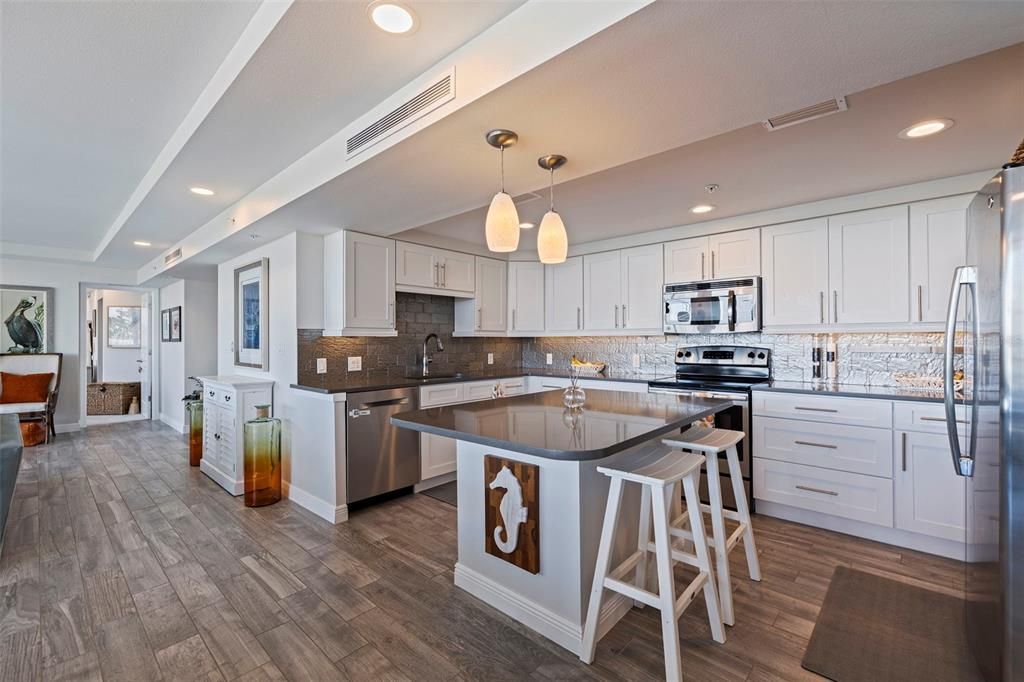 For Sale: $1,075,000 (3 beds, 3 baths, 1960 Square Feet)