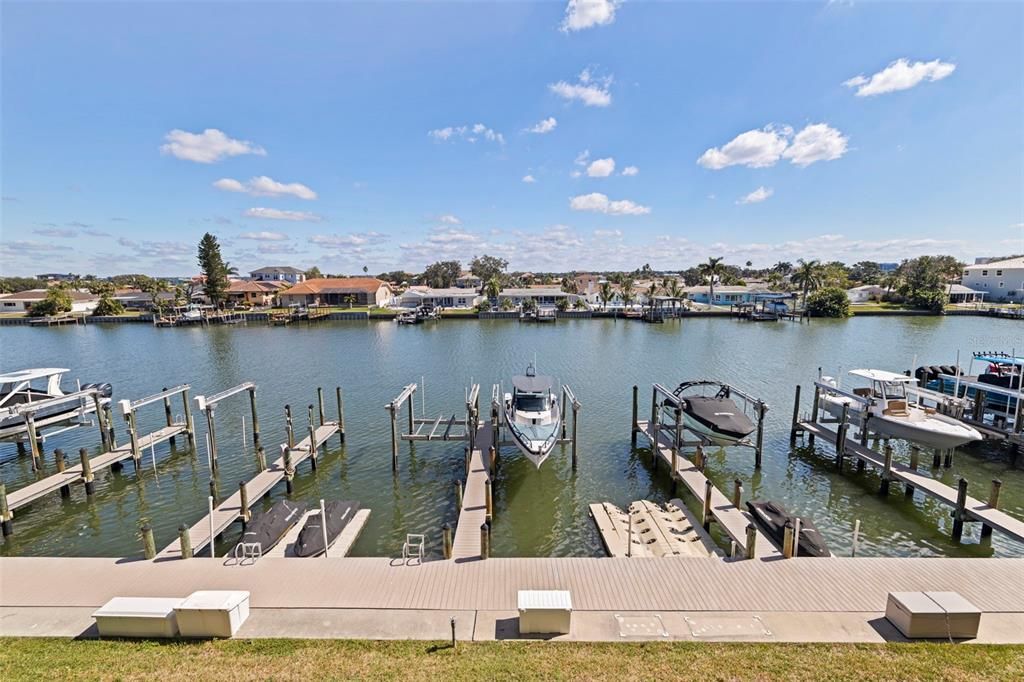 For Sale: $1,075,000 (3 beds, 3 baths, 1960 Square Feet)