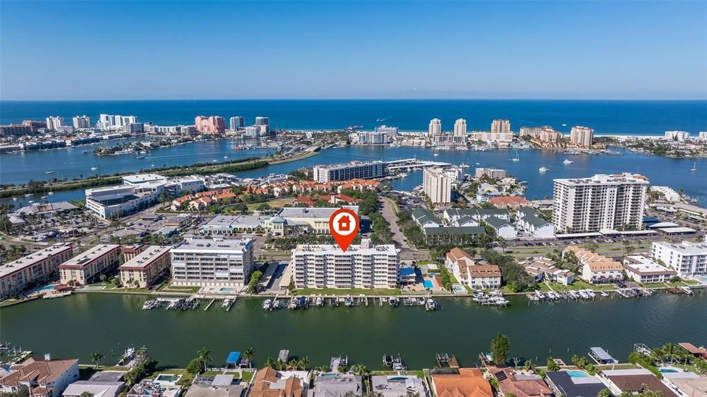 For Sale: $1,075,000 (3 beds, 3 baths, 1960 Square Feet)