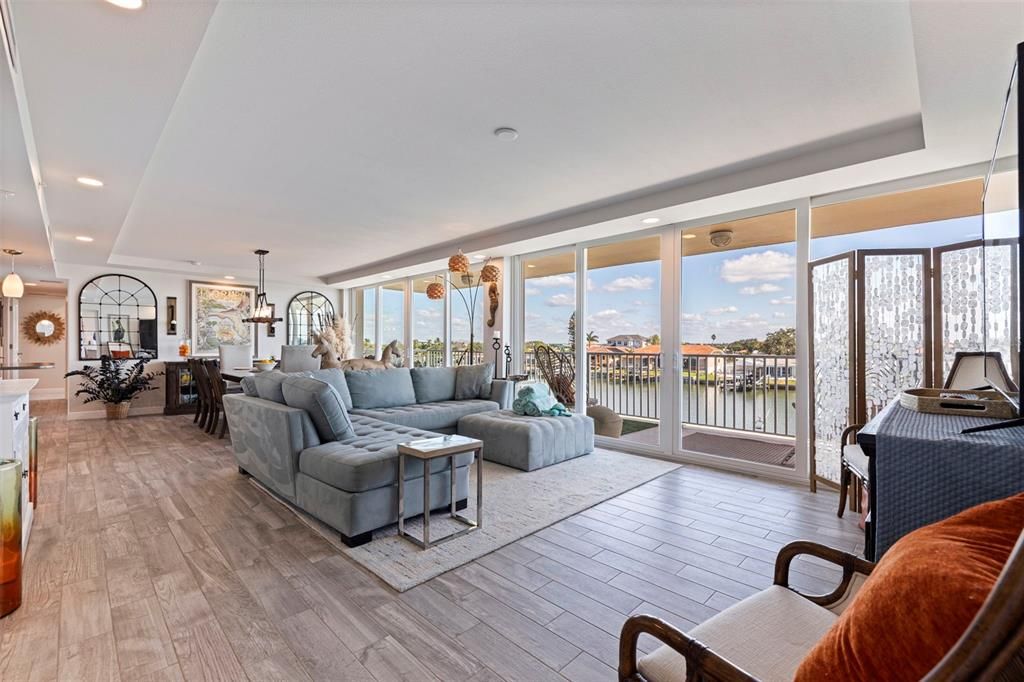 For Sale: $1,075,000 (3 beds, 3 baths, 1960 Square Feet)