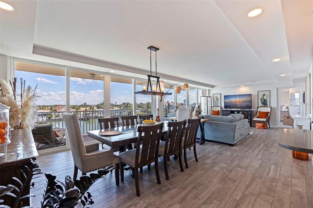 For Sale: $1,075,000 (3 beds, 3 baths, 1960 Square Feet)