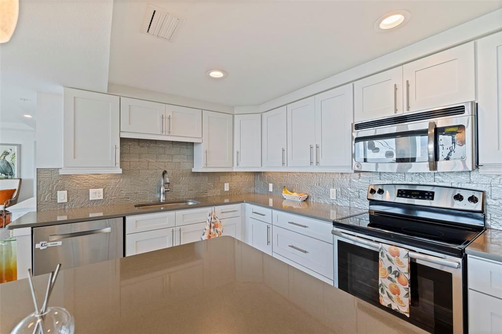 For Sale: $1,075,000 (3 beds, 3 baths, 1960 Square Feet)