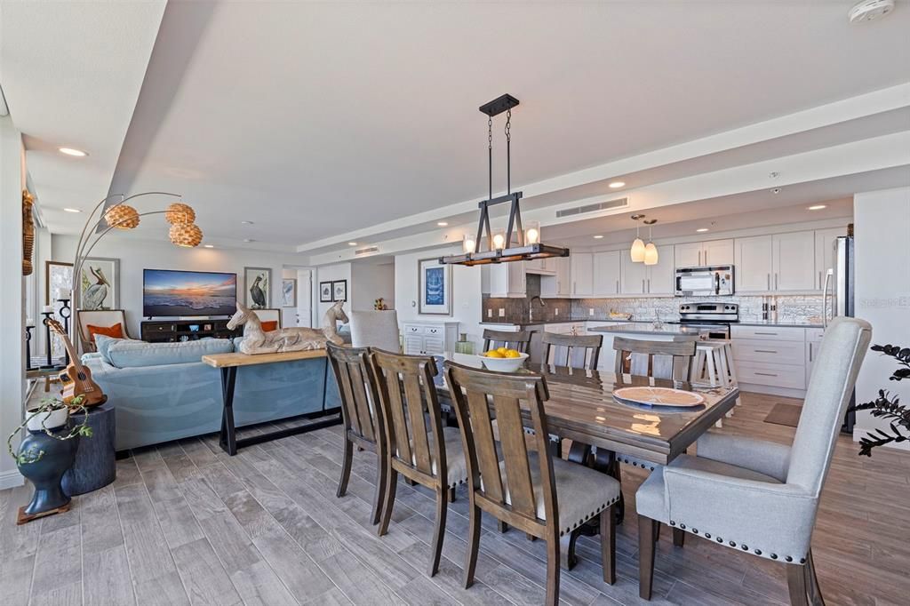 For Sale: $1,075,000 (3 beds, 3 baths, 1960 Square Feet)