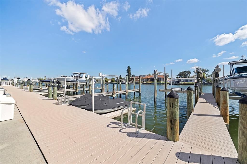 For Sale: $1,075,000 (3 beds, 3 baths, 1960 Square Feet)