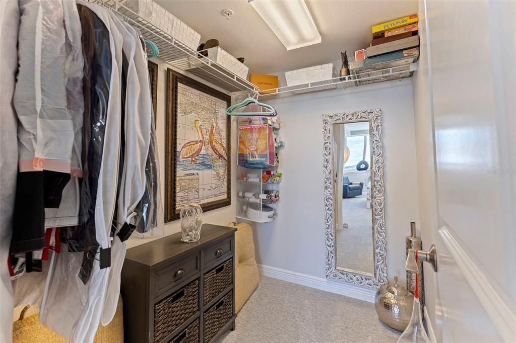 For Sale: $1,075,000 (3 beds, 3 baths, 1960 Square Feet)