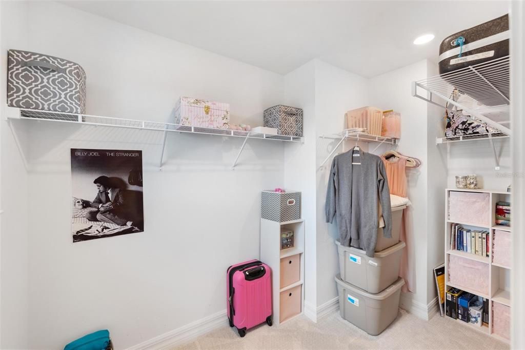 Activo con contrato: $499,900 (4 camas, 2 baños, 2910 Pies cuadrados)