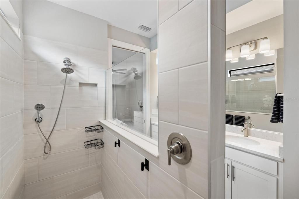 Activo con contrato: $499,900 (4 camas, 2 baños, 2910 Pies cuadrados)