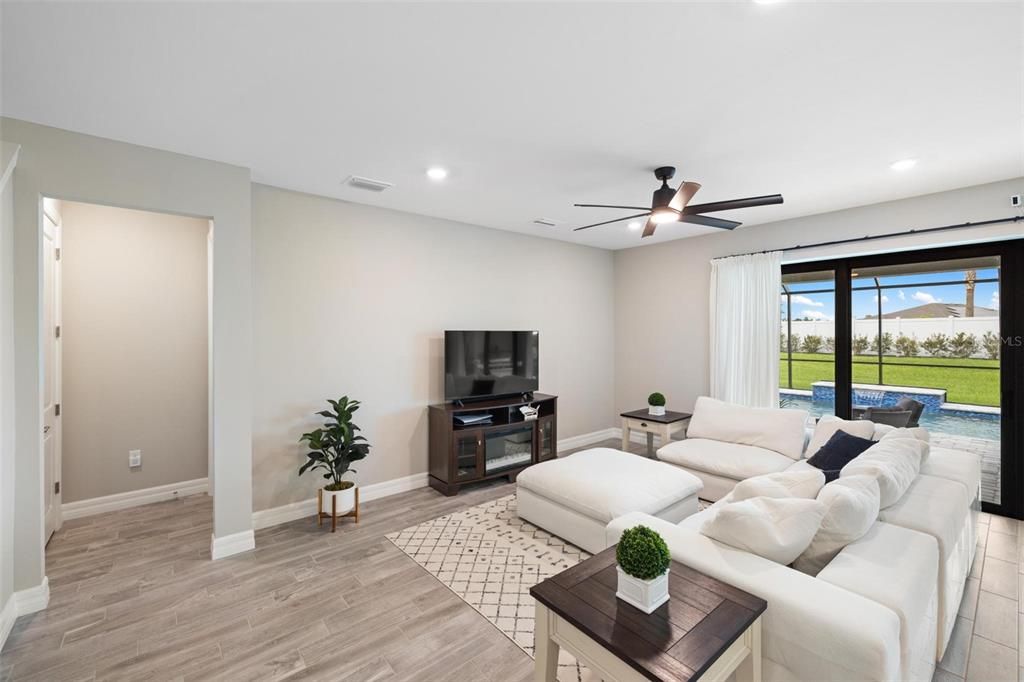 Activo con contrato: $499,900 (4 camas, 2 baños, 2910 Pies cuadrados)