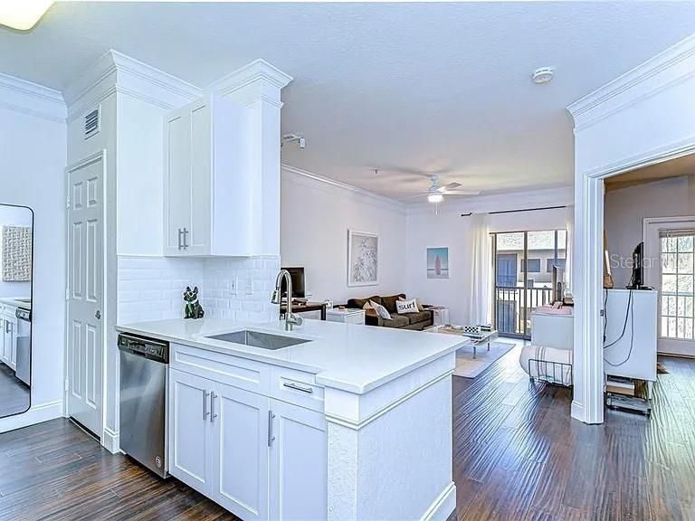 Под контрактом: $187,950 (1 спален, 1 ванн, 656 Квадратных фут)