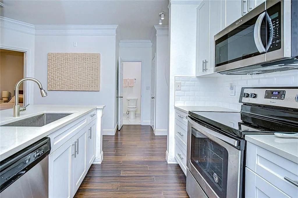 Под контрактом: $187,950 (1 спален, 1 ванн, 656 Квадратных фут)