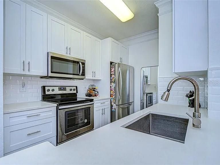 Под контрактом: $187,950 (1 спален, 1 ванн, 656 Квадратных фут)