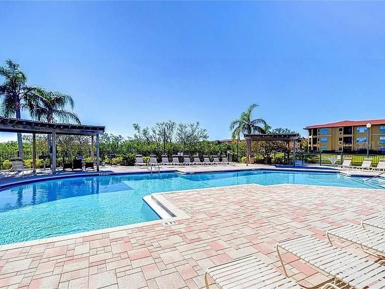 Под контрактом: $187,950 (1 спален, 1 ванн, 656 Квадратных фут)