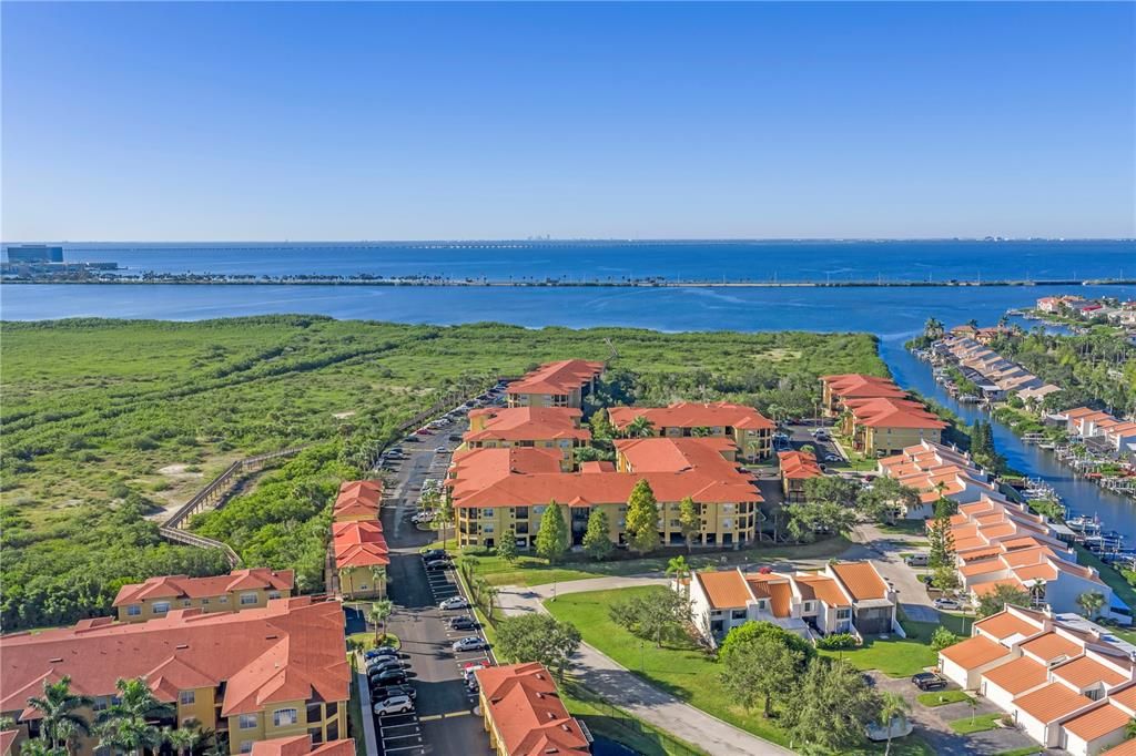 Под контрактом: $187,950 (1 спален, 1 ванн, 656 Квадратных фут)