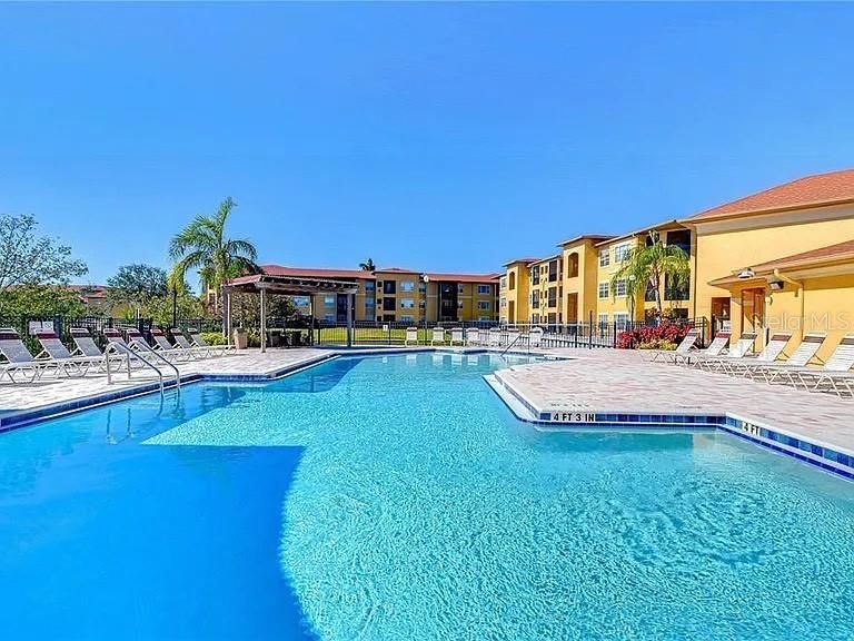 Под контрактом: $187,950 (1 спален, 1 ванн, 656 Квадратных фут)