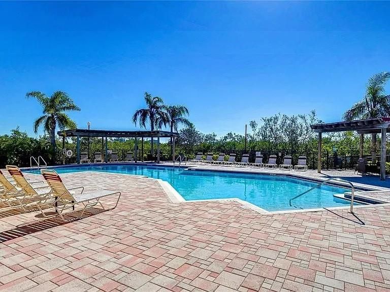 Под контрактом: $187,950 (1 спален, 1 ванн, 656 Квадратных фут)