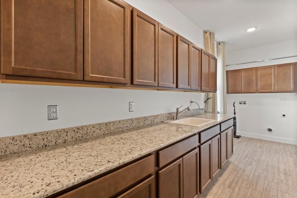 待售: $865,000 (5 贝兹, 3 浴室, 3277 平方英尺)