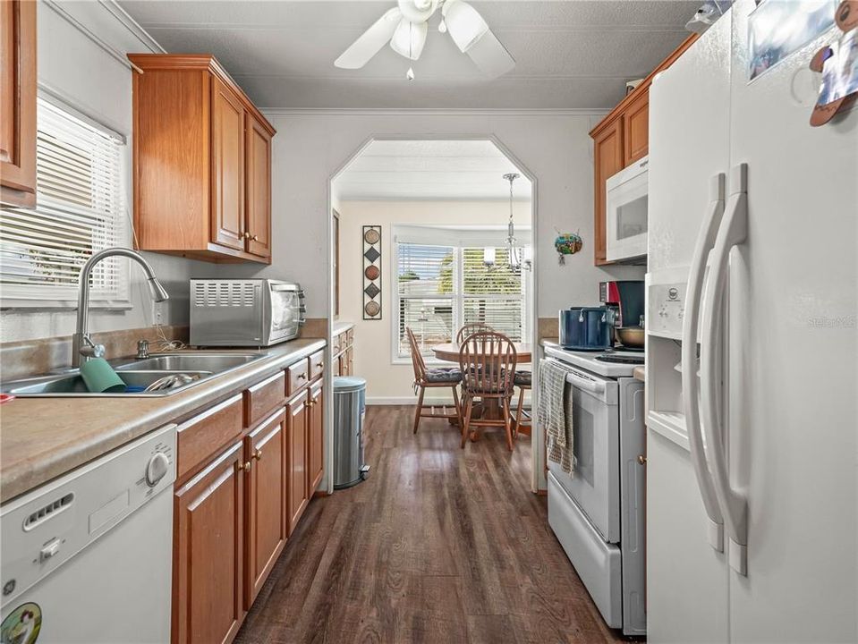 待售: $165,000 (2 贝兹, 2 浴室, 1152 平方英尺)