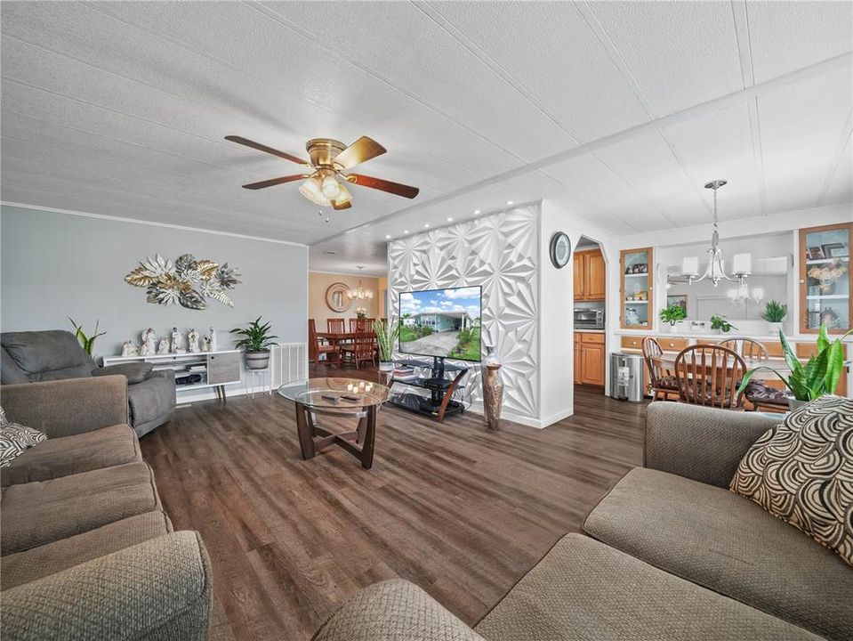 待售: $165,000 (2 贝兹, 2 浴室, 1152 平方英尺)