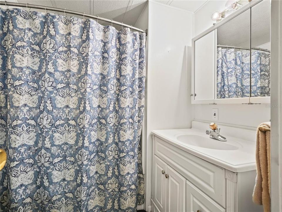 待售: $165,000 (2 贝兹, 2 浴室, 1152 平方英尺)