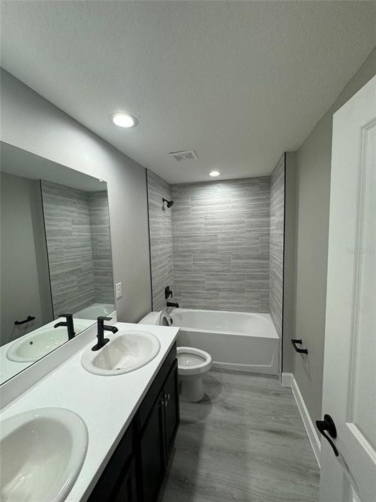 For Sale: $317,900 (4 beds, 2 baths, 1809 Square Feet)